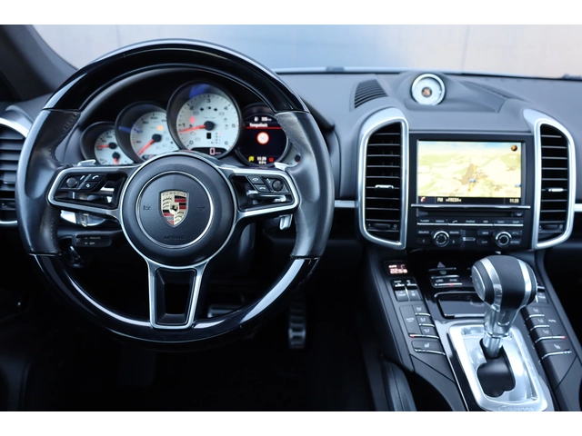 Porsche Cayenne GTS OPTIC* HD MATRIX LIGTS* BOSE* PANO* - автомобили, коли, обяви за нови и употребявани 9