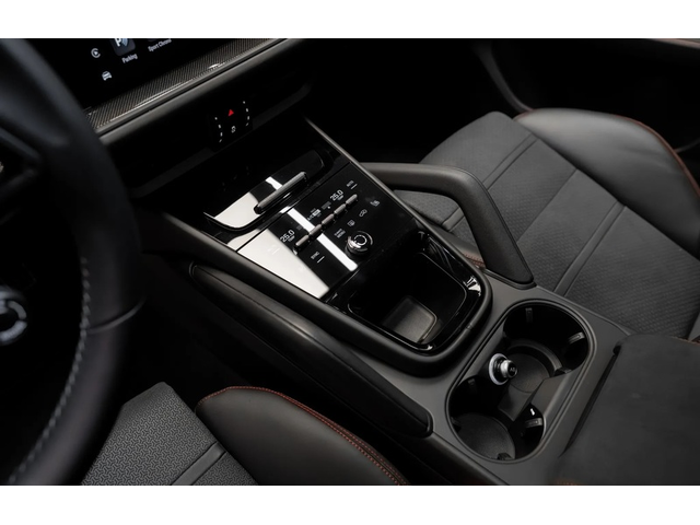 PORSCHE Cayenne Cayenne GTS V8 Bi-Turbo - автомобили, коли, обяви за нови и употребявани 7