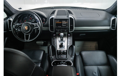 PORSCHE Cayenne Cayenne Turbo 4.8 V8 Facelift - автомобили, коли, обяви за нови и употребявани 8
