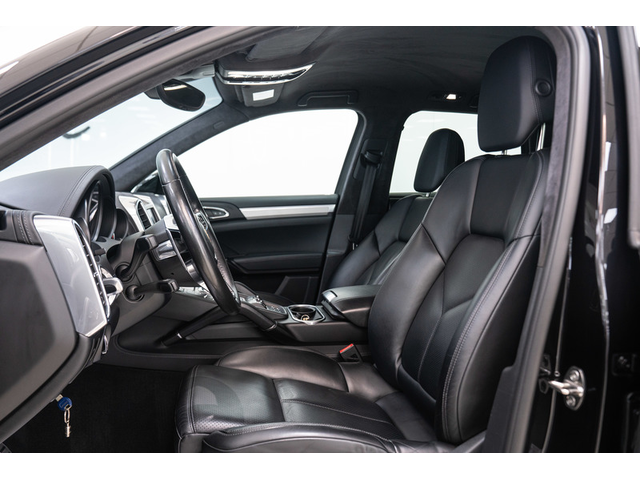 PORSCHE Cayenne Cayenne Turbo 4.8 V8 Facelift - автомобили, коли, обяви за нови и употребявани 9