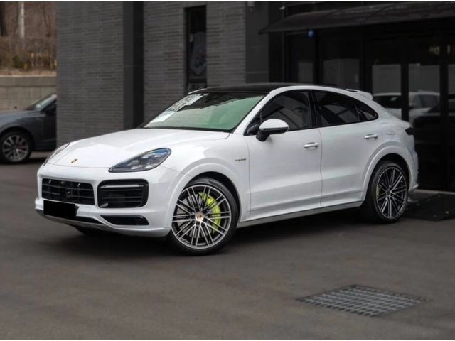 PORSCHE Cayenne Cayenne Turbo S 4.0 V8 E-Hybrid - автомобили, коли, обяви за нови и употребявани 0