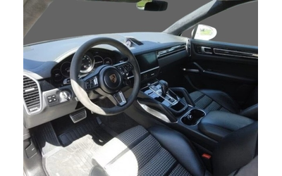 porsche-cayenne-cayenne-turbo-s-4-0-v8-e-hybrid - 3