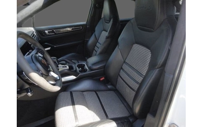 porsche-cayenne-cayenne-turbo-s-4-0-v8-e-hybrid - 4