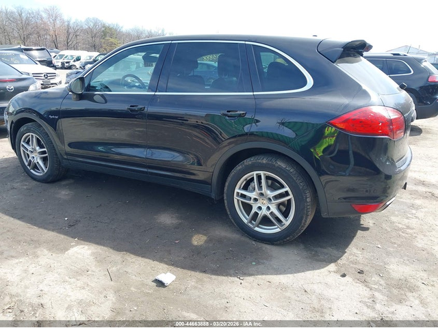 Porsche CAYENNE HYBRID 3.0L V-6 DI, DOHC, VVT, SUPERCHARGER, 333HP All Wheel Drive - автомобили, коли, обяви за нови и употребявани 2