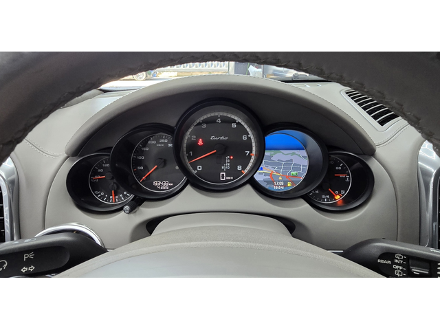Porsche Cayenne Turbo / Keyless / Burmester / Distronic / FULL - автомобили, коли, обяви за нови и употребявани 11