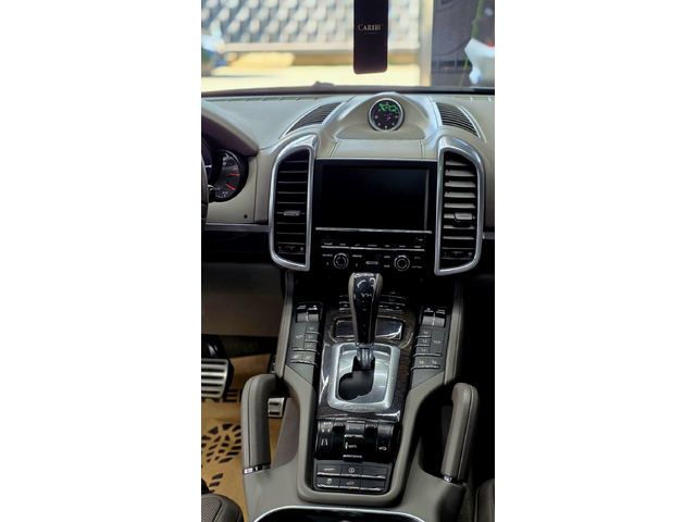 Porsche Cayenne Turbo / Keyless / Burmester / Distronic / FULL - автомобили, коли, обяви за нови и употребявани 12