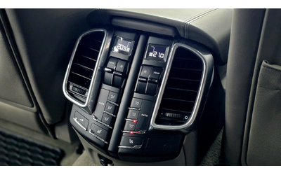 Porsche Cayenne Turbo / Keyless / Burmester / Distronic / FULL - автомобили, коли, обяви за нови и употребявани 13
