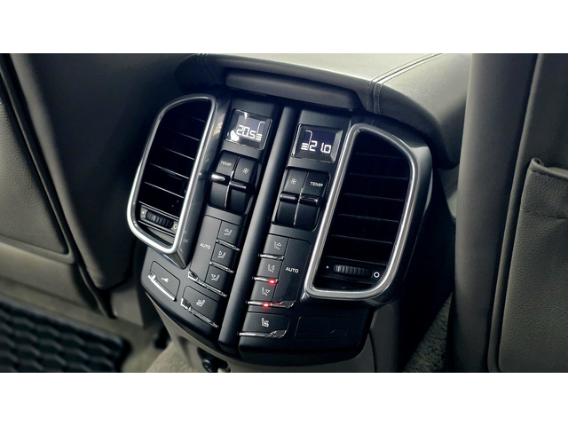 Porsche Cayenne Turbo / Keyless / Burmester / Distronic / FULL - автомобили, коли, обяви за нови и употребявани 13