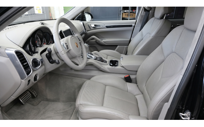 Porsche Cayenne Turbo / Keyless / Burmester / Distronic / FULL - автомобили, коли, обяви за нови и употребявани 8