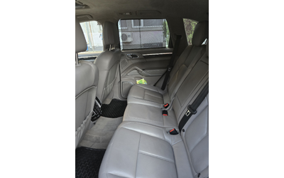 Porsche Cayenne Turbo / Keyless / Burmester / Distronic / FULL - автомобили, коли, обяви за нови и употребявани 9