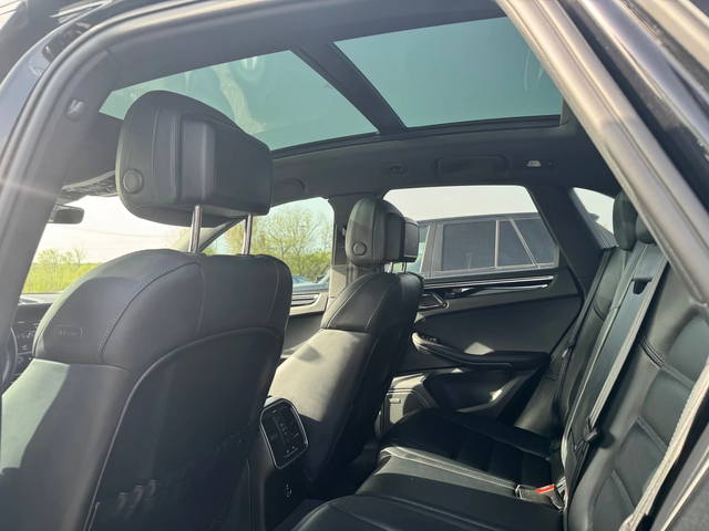 Porsche Macan S* ГАРАНЦИЯ* 17000км* ПРЕМИУМ ПАКЕТ* 2.9. * ЛИЗИНГ - автомобили, коли, обяви за нови и употребявани 12