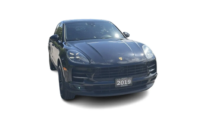 porsche-macan-19-inch-wheels-panoroof-trailer-hitch-bose-sound-rear-view-camera - 2