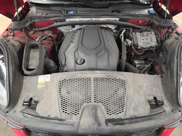 Porsche Macan 2L 4cyl AWD - автомобили, коли, обяви за нови и употребявани 15
