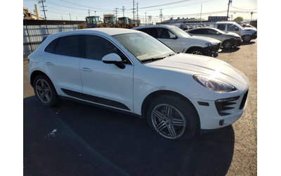 porsche-macan-3-0l-6-all-wheel-drive - 4