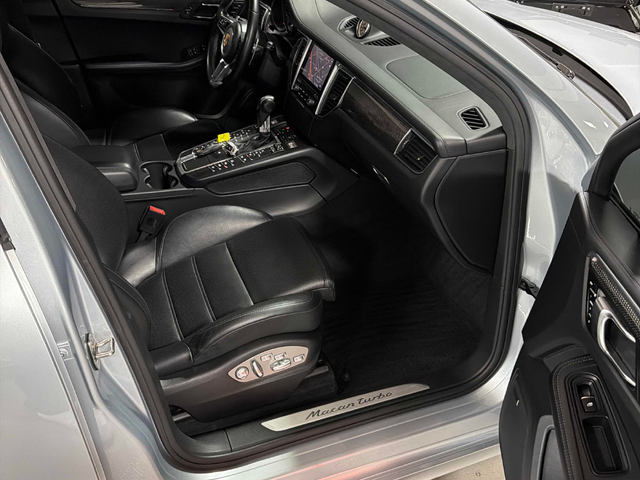 Porsche Macan 3.6L 6cyl AWD - автомобили, коли, обяви за нови и употребявани 10