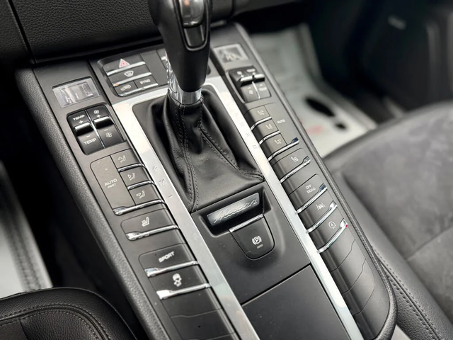 Porsche Macan * АвтоКредит * (ЦЕНА ДО БГ) - автомобили, коли, обяви за нови и употребявани 12