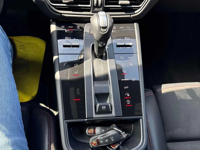Porsche Macan GTS * BOSE* PANORAMA* - автомобили, коли, обяви за нови и употребявани 16