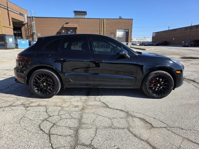Porsche Macan GTS / CARFAX - автомобили, коли, обяви за нови и употребявани 2