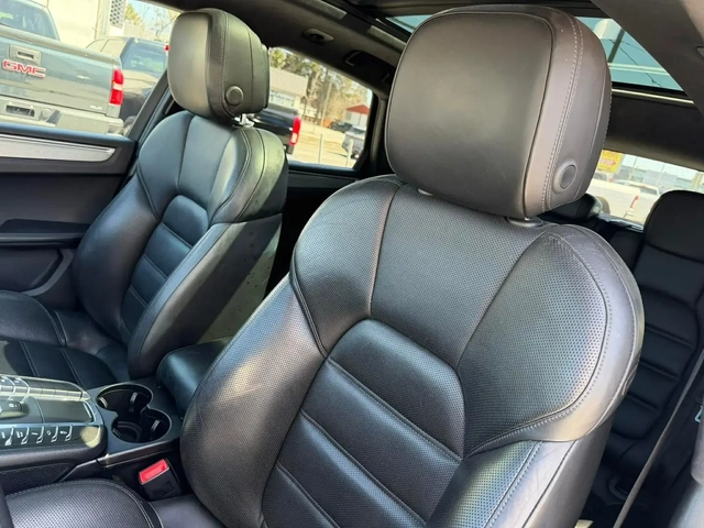 Porsche Macan TURBO AWD V6 - автомобили, коли, обяви за нови и употребявани 13
