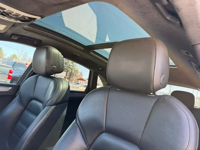 Porsche Macan TURBO AWD V6 - автомобили, коли, обяви за нови и употребявани 9