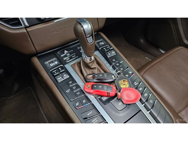 Porsche Macan GTS* КОЖА* ОБДУХВ* ПАНО* 360 - автомобили, коли, обяви за нови и употребявани 7