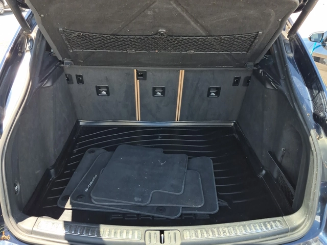 Porsche Macan Sport Edition 2.0T AWD - автомобили, коли, обяви за нови и употребявани 9