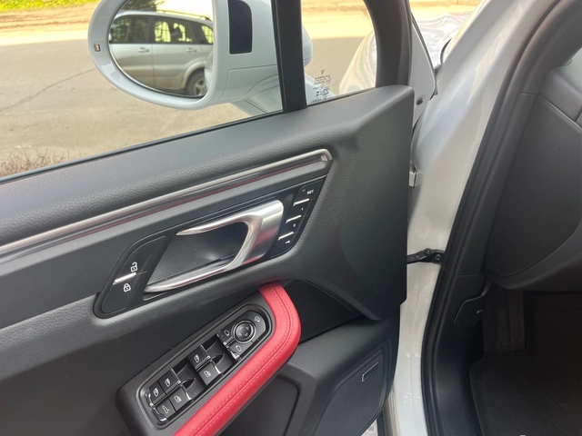 Porsche Macan Macan T Full 20000км - автомобили, коли, обяви за нови и употребявани 10
