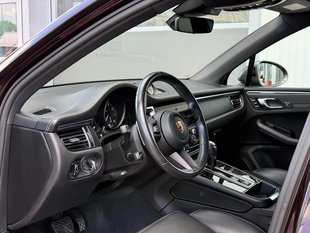 Porsche Macan Т Реален Пробег закупен от Porsche - автомобили, коли, обяви за нови и употребявани 8