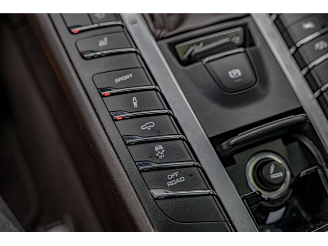 Porsche Macan GTS/PASM/Burmester High End/Панорама/Карбон/PTM/ABD/ - автомобили, коли, обяви за нови и употребявани 13