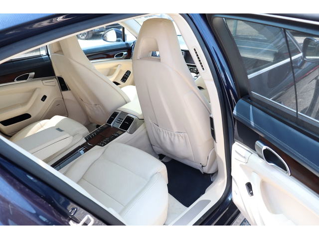 Porsche Panamera 4.8 - автомобили, коли, обяви за нови и употребявани 11