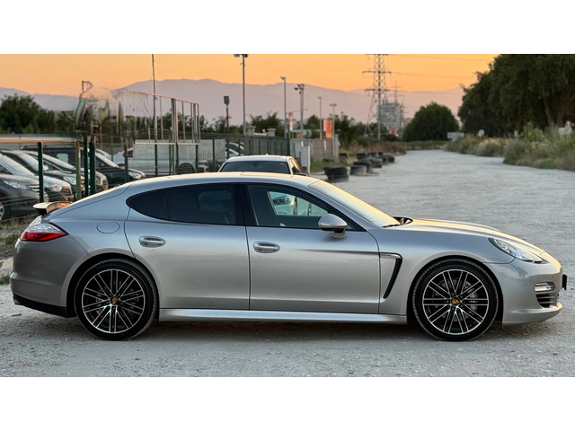 Porsche Panamera Diesel= Sport= Chrono Package= - автомобили, коли, обяви за нови и употребявани 3