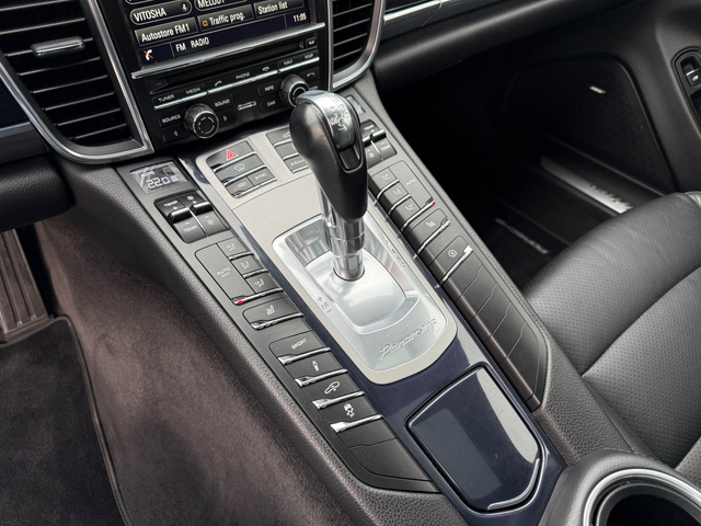 Porsche Panamera 3.0D 300hp Facelift - автомобили, коли, обяви за нови и употребявани 26