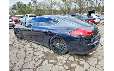 porsche-panamera-3-0l-6-rear-wheel-drive - 1