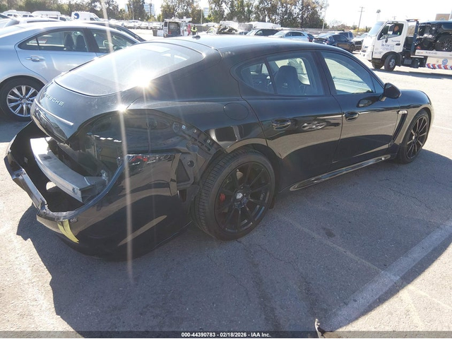 Porsche Panamera 3.6L V-6 DI, DOHC, VVT, 300HP All Wheel Drive - автомобили, коли, обяви за нови и употребявани 3