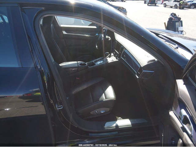 Porsche Panamera 3.6L V-6 DI, DOHC, VVT, 300HP All Wheel Drive - автомобили, коли, обяви за нови и употребявани 4