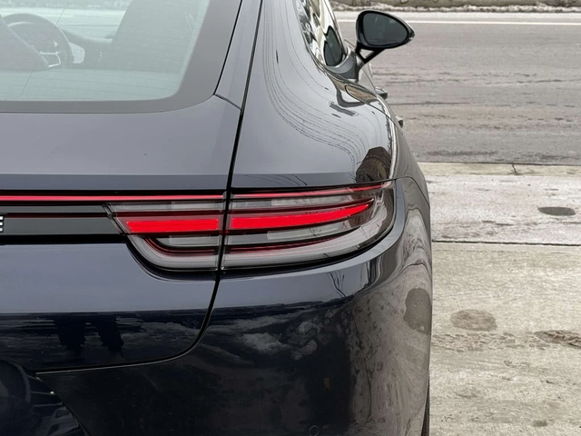 Porsche Panamera * Base / 4 * CARFAX * ЦЕНА ДО БГ - автомобили, коли, обяви за нови и употребявани 7