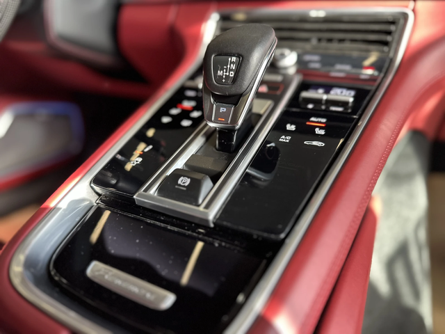 Porsche Panamera Turbo Sport Turismo Лизинг* - автомобили, коли, обяви за нови и употребявани 11