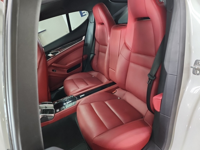 Porsche Panamera 3L 6cyl AWD - автомобили, коли, обяви за нови и употребявани 11