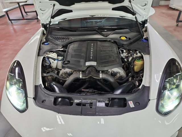 Porsche Panamera 3L 6cyl AWD - автомобили, коли, обяви за нови и употребявани 16