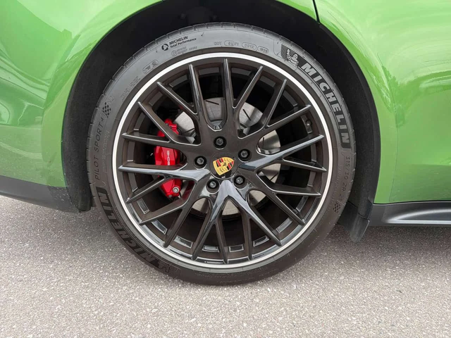 Porsche Panamera * GTS * CARFAX * BOSE * DISTRONIC * 360 - автомобили, коли, обяви за нови и употребявани 6