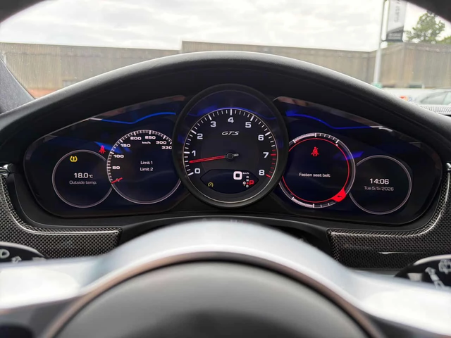 Porsche Panamera * GTS * CARFAX * BOSE * DISTRONIC * 360 - автомобили, коли, обяви за нови и употребявани 7