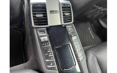 Porsche Panamera 4S * CARFAX * BOSE * ОБДУХВАНЕ * ВЪЗДУШНО ОКАЧВАНЕ - автомобили, коли, обяви за нови и употребявани 10