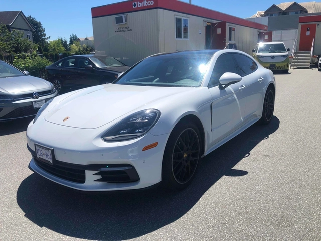 Porsche Panamera CARFAX - автомобили, коли, обяви за нови и употребявани 0
