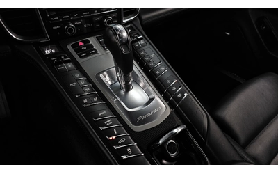 Porsche Panamera TURBO* ОБДУХ* ДИСТРОНИК* ТВ* АЛКАНТАРА - автомобили, коли, обяви за нови и употребявани 8