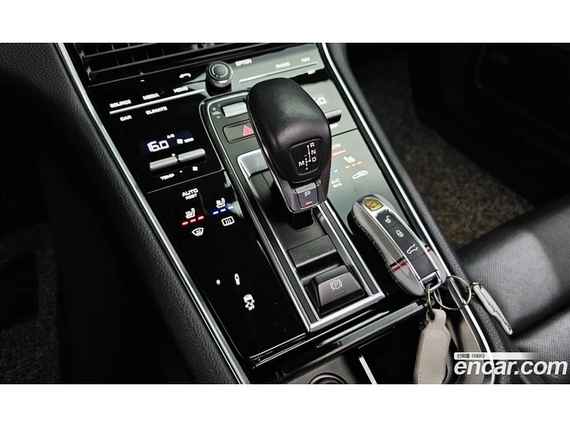 Porsche Panamera 4* ОБДУХ* 360* 330КС+ * ЛИЗИНГ - автомобили, коли, обяви за нови и употребявани 8