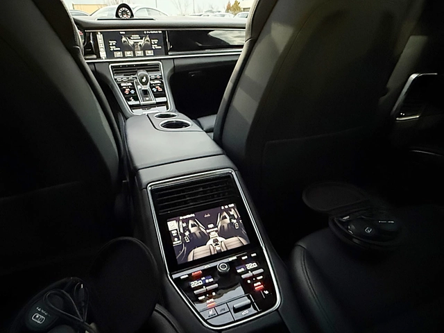 Porsche Panamera 4S DIZEL-DISTRONIK-PANORAMA-MONITORI-VAKUM-FUL FUL - автомобили, коли, обяви за нови и употребявани 14