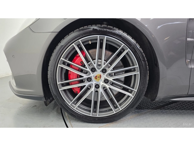 Porsche Panamera 4.0 Turbo* КОЖА* ОБДУХВ* НАВИ* 360 - автомобили, коли, обяви за нови и употребявани 4
