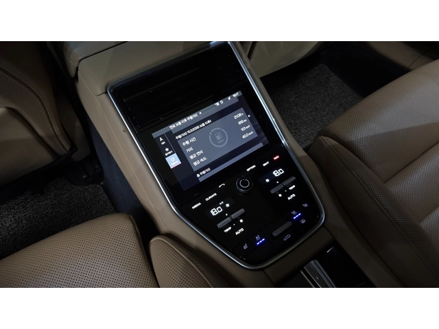 Porsche Panamera 3.0 AWD - автомобили, коли, обяви за нови и употребявани 13