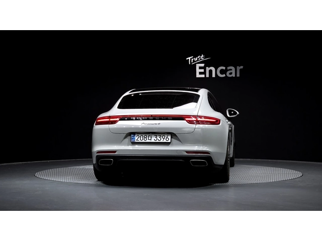 Porsche Panamera 3.0 AWD - автомобили, коли, обяви за нови и употребявани 3