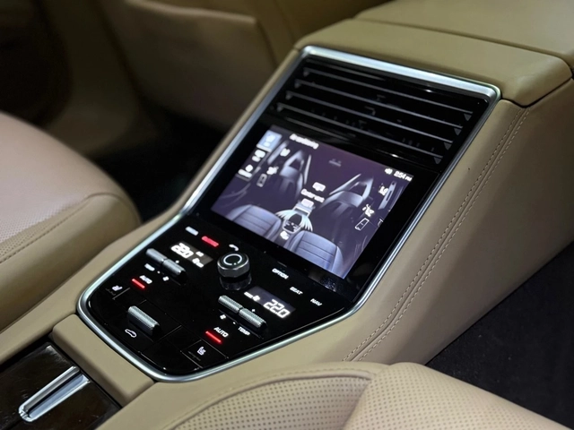 Porsche Panamera TURBO* PDK* МАСАЖ* ЗАВИВАЩ ЗАДЕН МОСТ - автомобили, коли, обяви за нови и употребявани 13